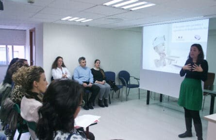 Helena Fernández durante la presentación del encuentro