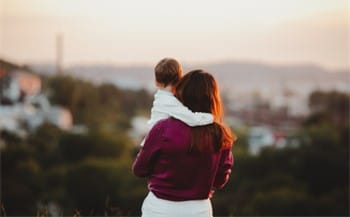 Madres solteras por elección aumentan